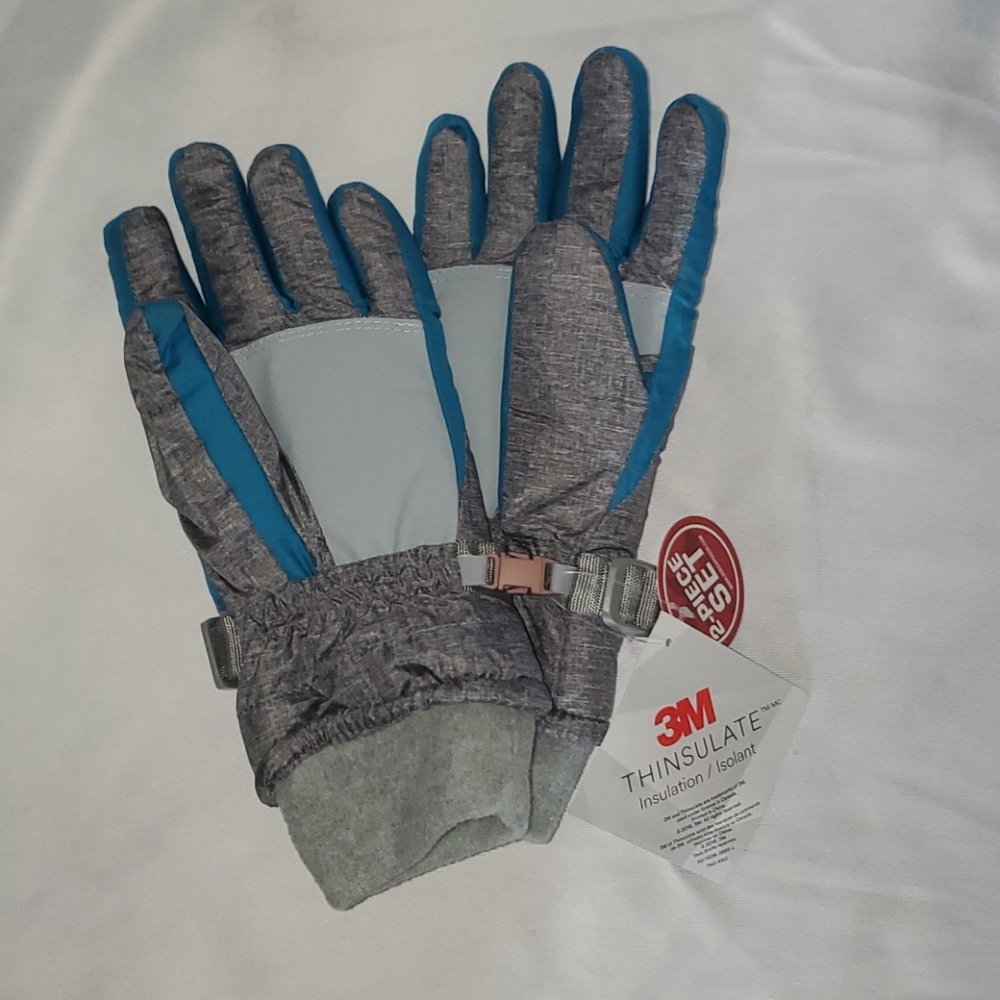 ZeroXposur Winter Beanie & Ski Glove set